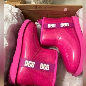 Kids class mini clear UGG comes with original box